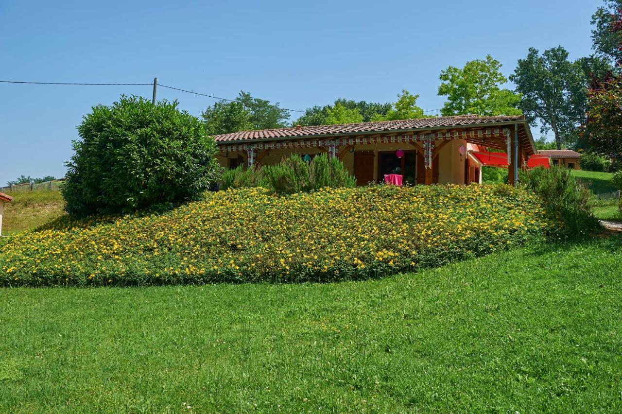 Village De Montmarsis Gourdon Exterior photo
